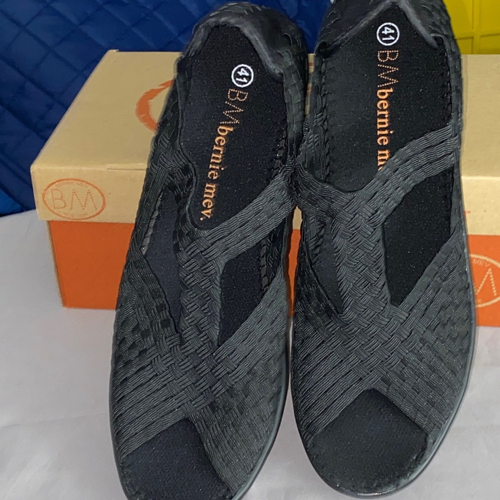 NEW IN BOX Bernie Mev Yvonne Black Woven Peep-Toe Wedge ShoesWo size 10(EU41) - Picture 6 of 10